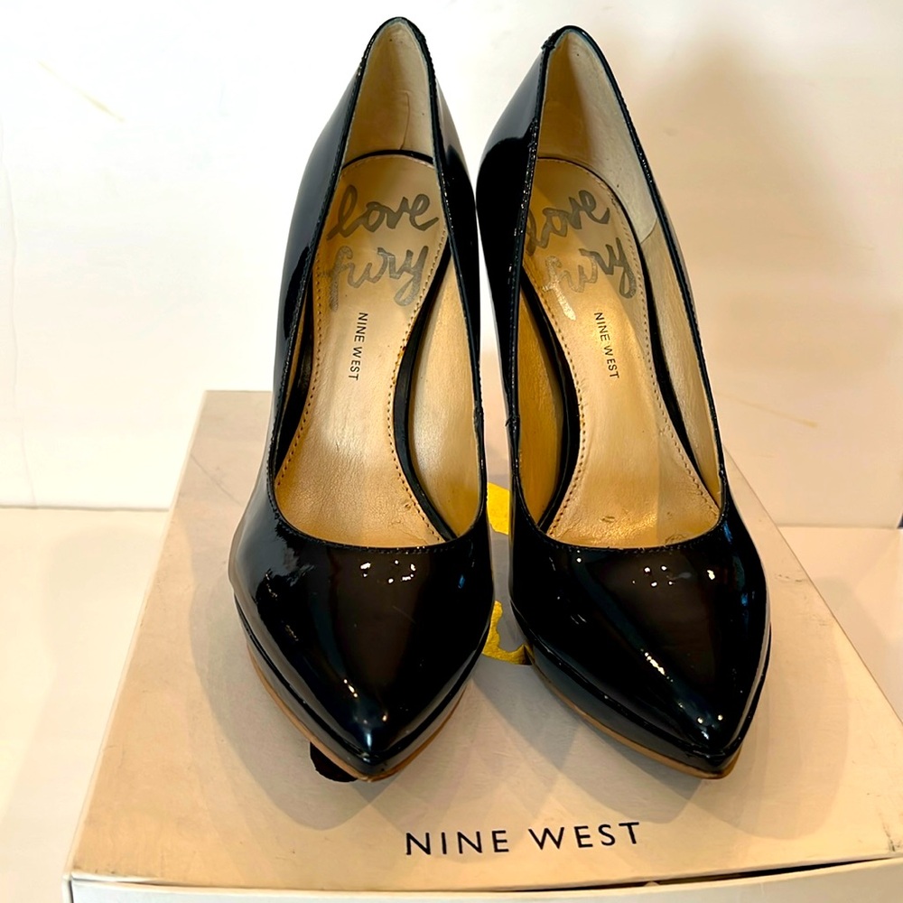 Nine West Love Fury platform with stiletto heel in color Marine size 7